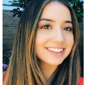 Meet your Posher, Julia